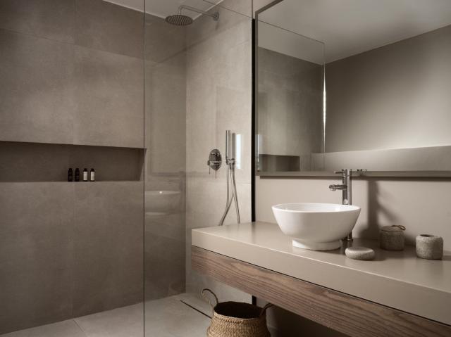 Hotel The Bay & Suites