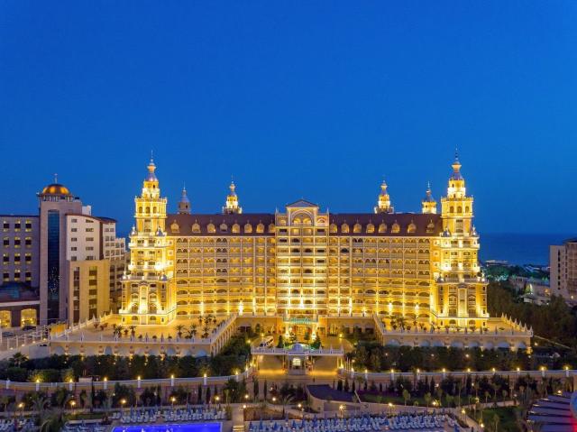 Hotel Royal Holiday Palace