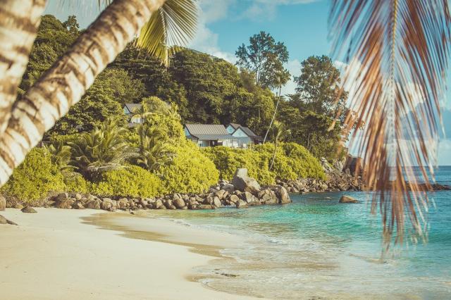 Carana Beach Hotel