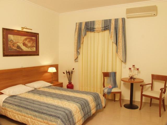 Hotel Ionis Art