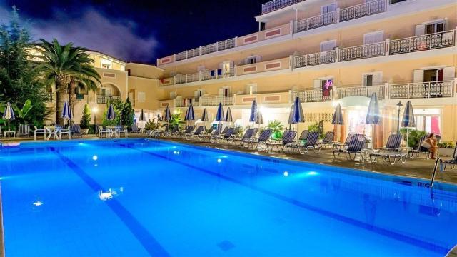 Hotel Ionis Art