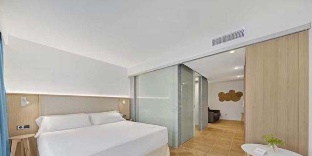 Hotel Occidental Cala Vinas
