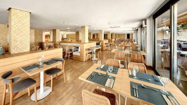 Hotel Occidental Cala Vinas