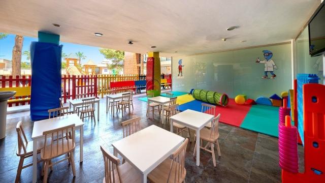 Hotel Occidental Cala Vinas