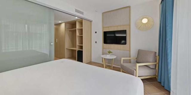 Hotel Occidental Cala Vinas