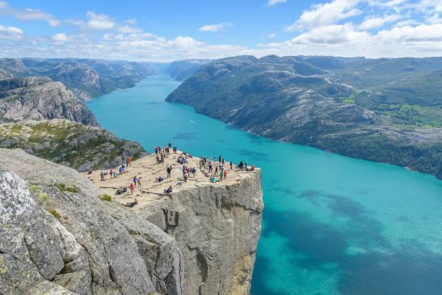 Bergen, Stavanger s výstupem na Preikestolen