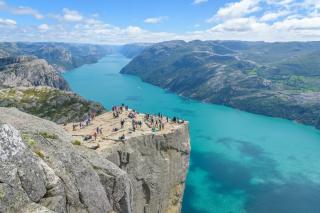 Bergen, Stavanger s výstupem na Preikestolen