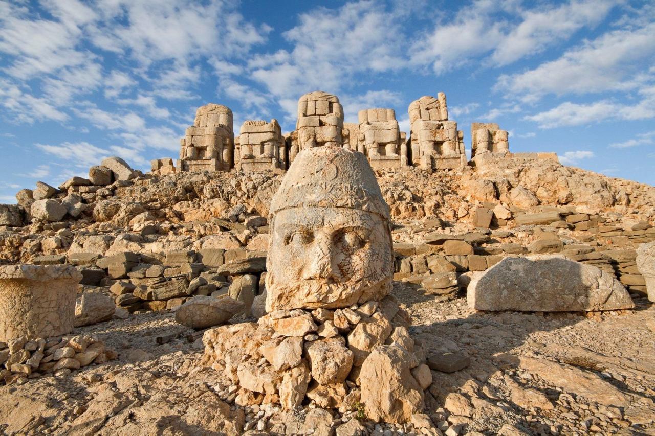 Zapomenutá hora Nemrut aneb cesta na východ Turecka