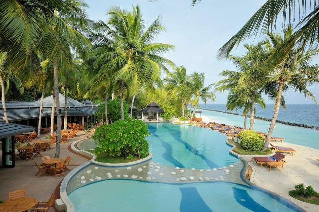 Royal Island Resort & Spa Maldives