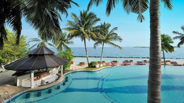 Royal Island Resort & Spa Maldives