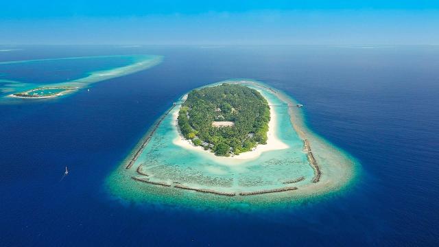Royal Island Resort & Spa Maldives