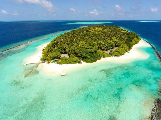 Royal Island Resort & Spa Maldives
