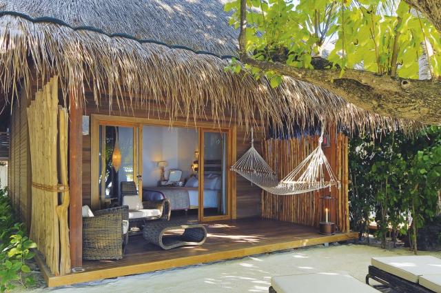 Constance Moofushi Resort