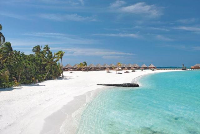 Constance Moofushi Resort