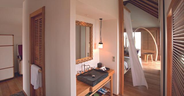 Constance Moofushi Resort