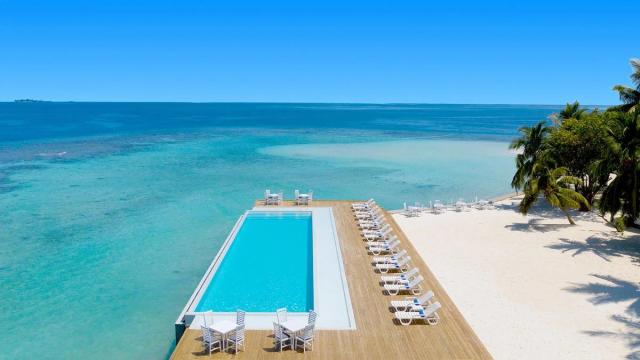 Hotel Sandies Bathala Resort