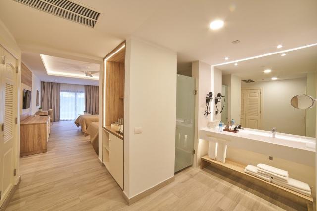 Hotel Bahia Principe Luxury Ambar