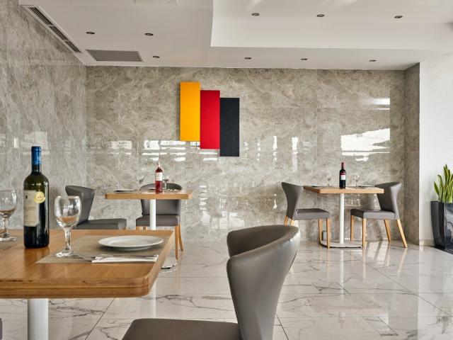 Hotel Cavo Orient Beach Hotel & Suites