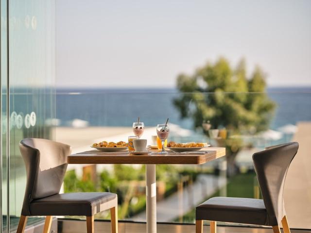 Hotel Cavo Orient Beach Hotel & Suites