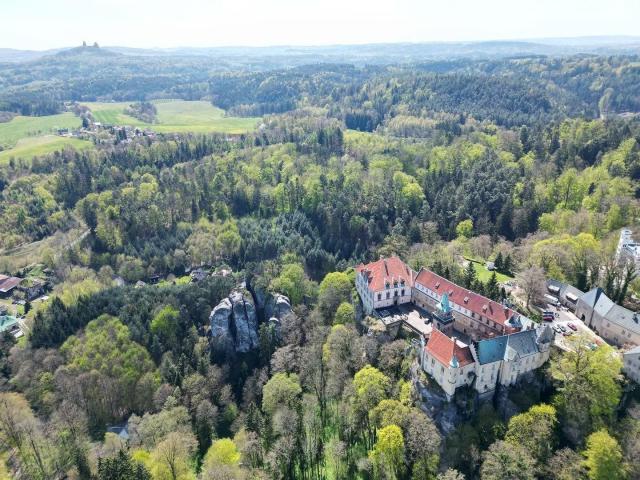 Zámecký Hotel Hrubá Skála