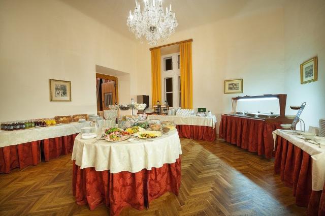 Zámecký Hotel Hrubá Skála