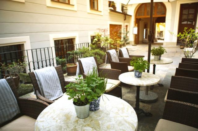 Hotel U Zlatého jelena