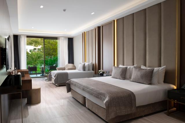 Hotel Vogue Supreme