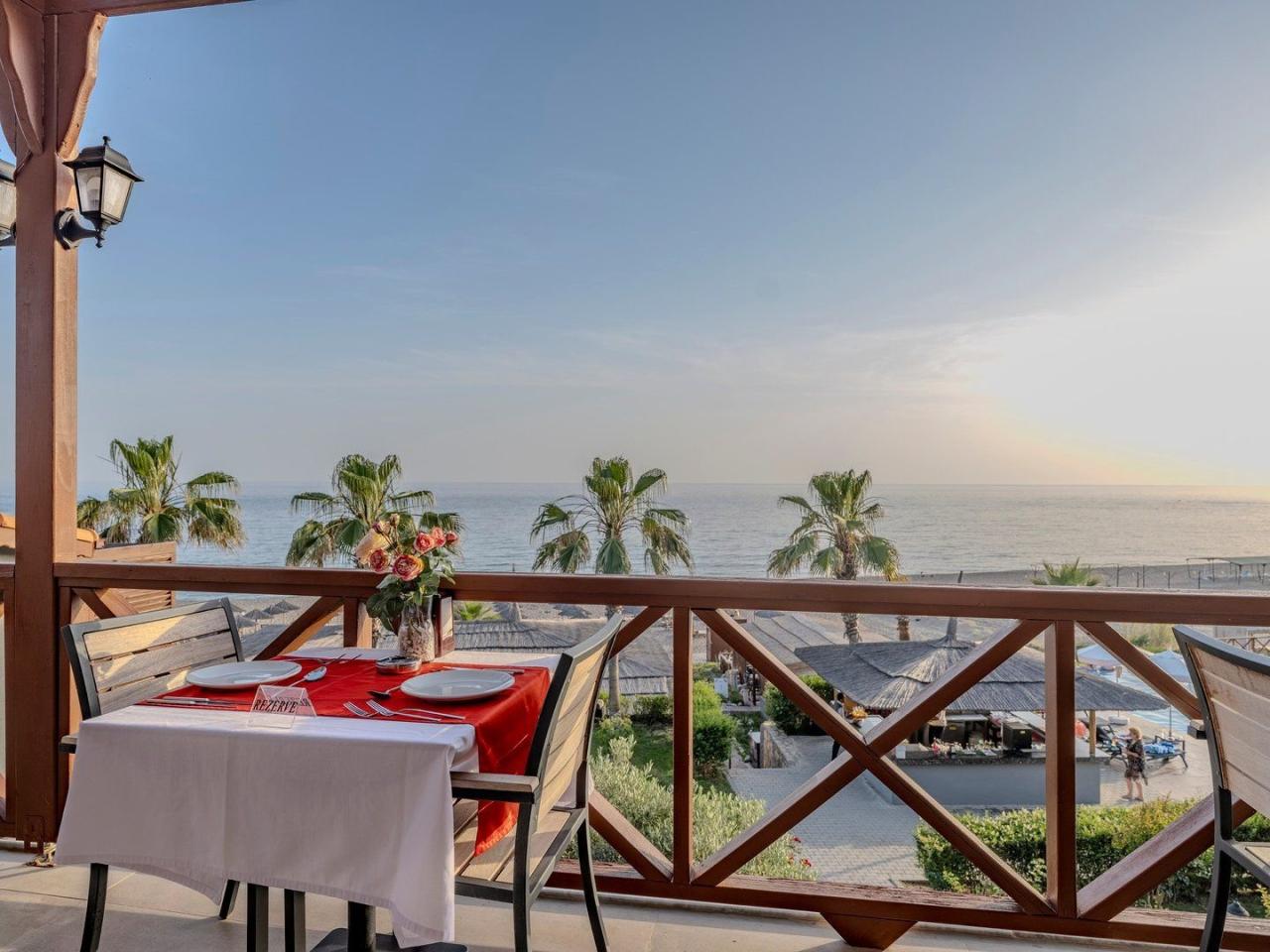 Hotel Adora Calma Beach