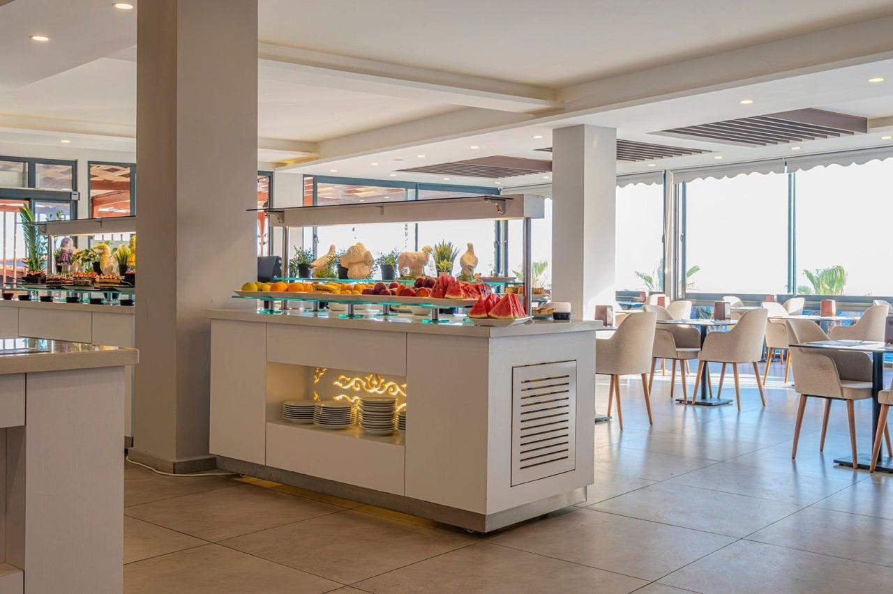 Hotel Adora Calma Beach