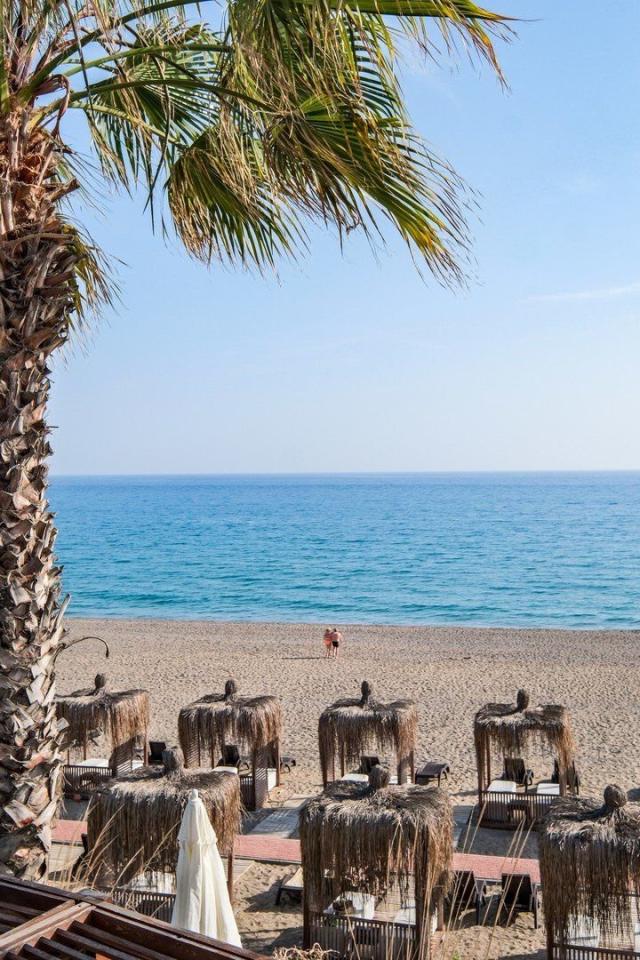 Hotel Adora Calma Beach