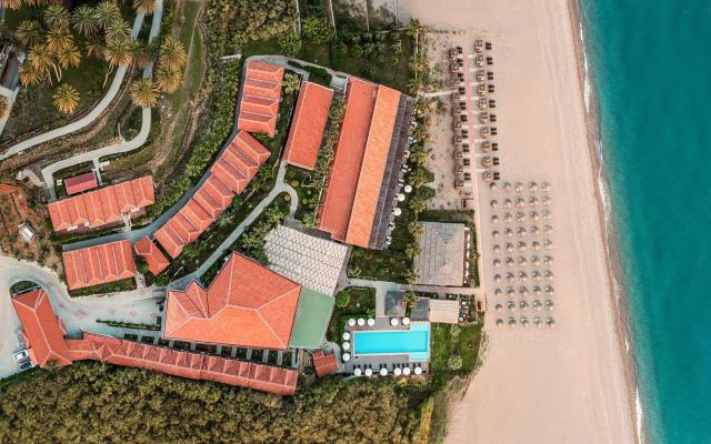 Hotel Adora Calma Beach