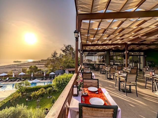 Hotel Adora Calma Beach