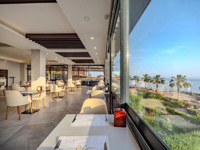 Hotel Adora Calma Beach