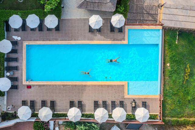 Hotel Adora Calma Beach