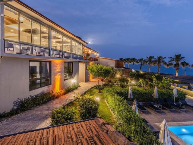 Hotel Adora Calma Beach