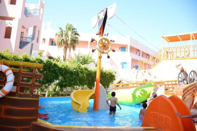 Hotel Minamark Beach Resort