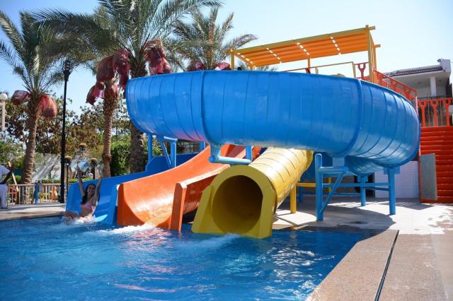 Hotel Minamark Beach Resort