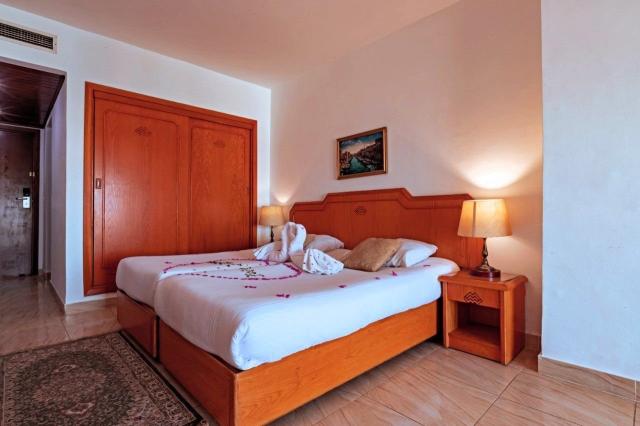 Hotel Minamark Beach Resort