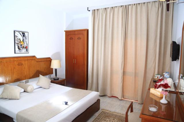 Hotel Minamark Beach Resort