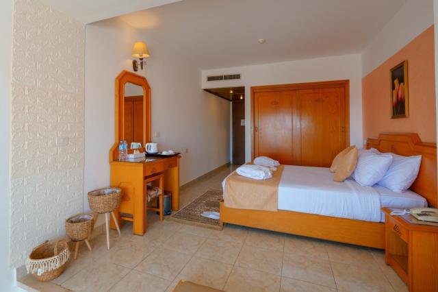 Hotel Minamark Beach Resort