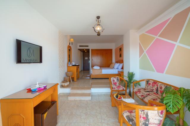 Hotel Minamark Beach Resort