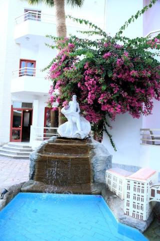 Hotel Minamark Beach Resort
