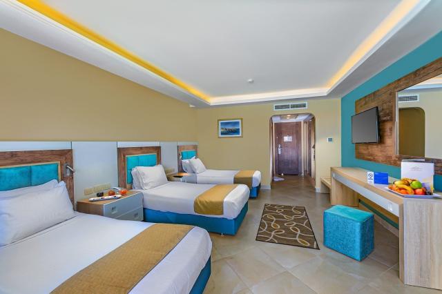 Hotel Titanic Resort and Aqua Park