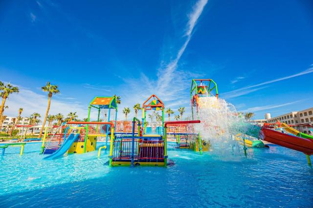 Hotel Titanic Resort and Aqua Park