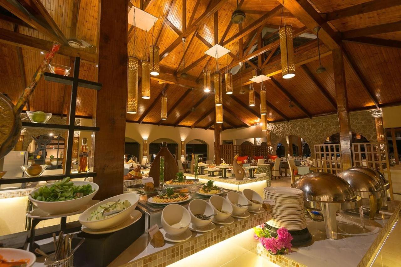 Hotel Coco De Mer & Black Parrot Suites
