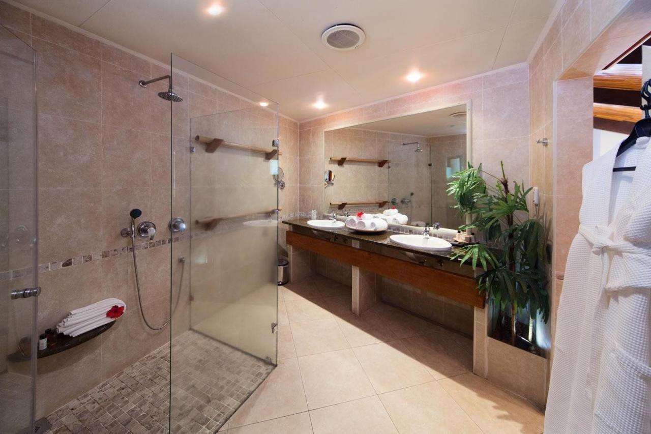 Hotel Coco De Mer & Black Parrot Suites