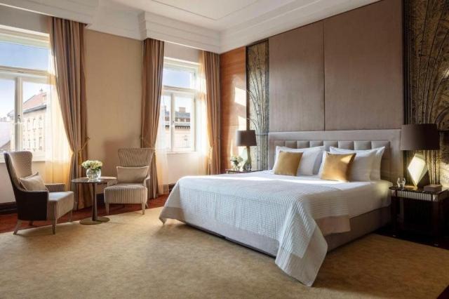 Anantara New York Palace hotel