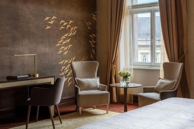 Anantara New York Palace hotel