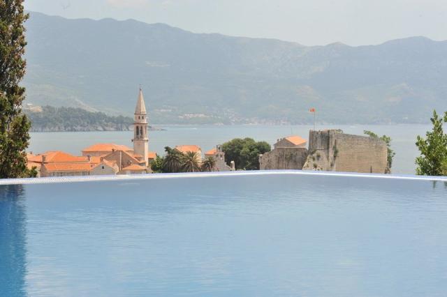 Avala Resort & Villas Hotel