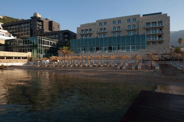 Avala Resort & Villas Hotel